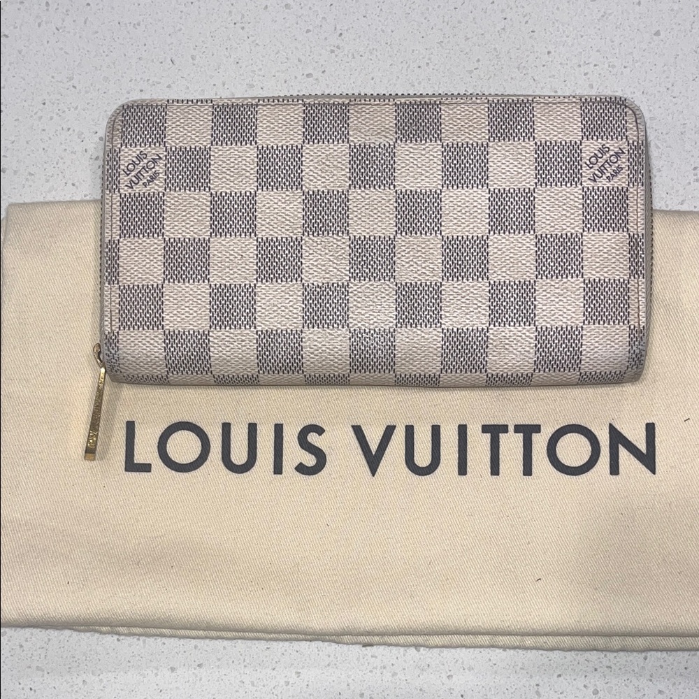 Louis Vuitton Damier Azur Zip Around Wallet - Cream/Gray